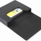 購入したカードや、カードの持ち運びに便利な小型のカードケース