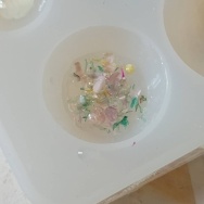 穏やかな午後に響き渡る夫の悲鳴。と、グリーンフラワーのちょうちょ作りました。