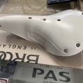 ブルックスのサドル限定モデル、B-17WHITEが入荷しました
