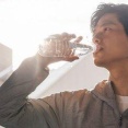 【悲報】女性の78%「外食してる時にドリンク頼まない男は嫌。水とかありえない」