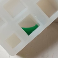 うだるような暑さからのオアシス。と、緑のキューブ水中花つくりました。