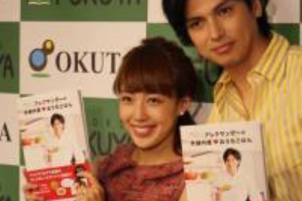 川崎希 アレク インスタ登場の双子は合成した自分 浮気がバレたときのアリバイ作りだった みんみん芸速 W