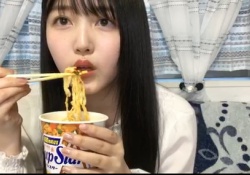 ぷく顔もｗｗｗ久保史緒里のもぐもぐ姿、ぐうかわすぎるｗｗｗ【乃木坂46】