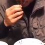 焼肉屋で口に入れたつまようじを容器に戻した男性も醤油差しペロペロ少年と同様、高額賠償請求されるかもしれない 「被害額はこんなものじゃない」