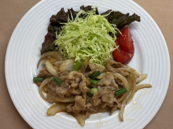 二人がそれぞれの夕食