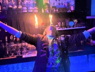 【有名マジシャンがオープンさせた函館初のマジックバー】スペルバウンドで魔法の90分