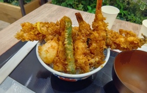 東京都の伝統的ご当地グルメ『江戸前天ぷら』のチェーン〜ギリギリ庶民が手の届く価格の江戸前天丼　金子半之助さん