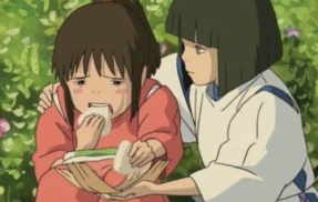 女性「義実家が素手でおにぎりを握り、子供に食べさせようとして困ってます」「バイ菌だらけの手でぎゅーって握るんですよ。気持ち悪い」