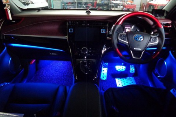 ハリアー６０系 間接照明 ドアノブｌｅｄ フットランプ取付 埼玉県よりご来店 Aqua日記