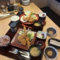 メニュー豊富なとんかつ専門店！味変もお好み次第で出汁茶漬け付き「とんかつ福まる」