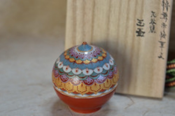 【宝蔵】極上繊細絵付 九谷焼 河端理恵子『紫茶絵華文輪花汲出』 細描煎茶碗 カップ 無傷共箱 本物保証 福島武山に師事 1円初出し美術 多分世界で最初のとんかつ評論家 元木一朗のブログ - 河端理恵子