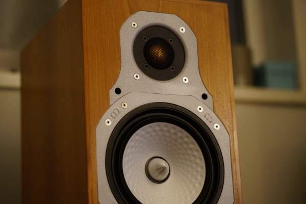 On Age Audio - Monitor Audio GR10