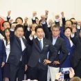 【画像】小泉進次郎総裁選出陣式、国会議員が約100人集まる異常事態wwwwwwwwwwwwww