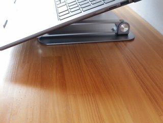 【ワークスペース】目線が上がるだけで全く違った疲労感！早くも今年のベストバイ候補に躍り出る♪