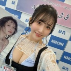 【画像】いきなり手ブラ写真集を発売する女性声優が発見されるｗｗｗｗ