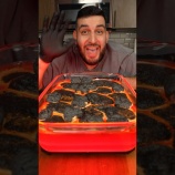 『マシュマロとコーンシロップでできる溶岩みたいな見た目のデザートの作り方』の画像