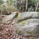 【橿原市南浦町】大和三山・香久山と山中にある謎の巨石・月の誕生石と蛇つなぎ石