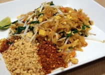 タイ料理←おいしい　インド料理←おいしい