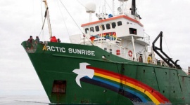 ロシア「拿捕したグリーンピースの船から麻薬を押収した」