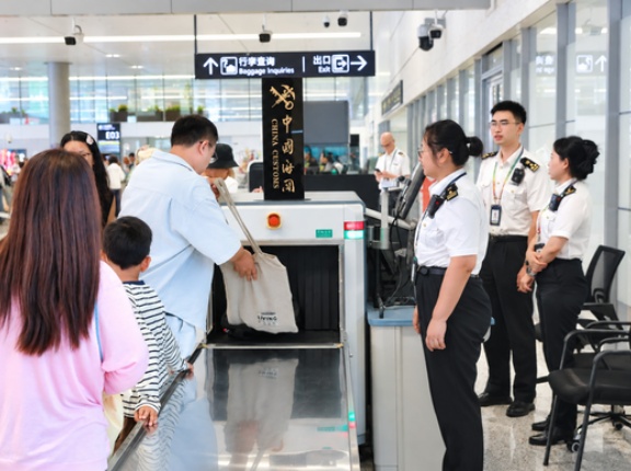 中国への観光客が急増！　「日本なんかより奥深くて楽しい」