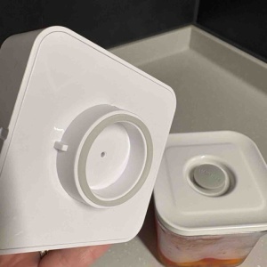 VAKUEN真空保存容器に新色「ROSE」が登場｜思わず目を留めた大人の