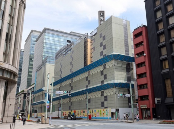 地上34階「日本橋室町一丁目地区第一種市街地再開発事業」既存建物の解体状況！高層部は共同住宅となる三越前駅直結の再開発（2026.8.9）