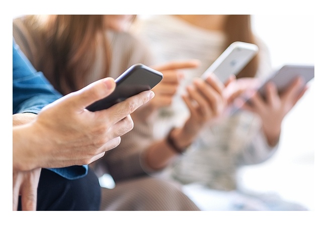 パソコン離れ深刻に…ネットはスマホのみの利用者が55%