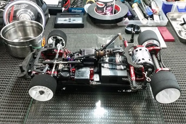 Uecky Racing - KYOSHO PLAZMA Ra2.0