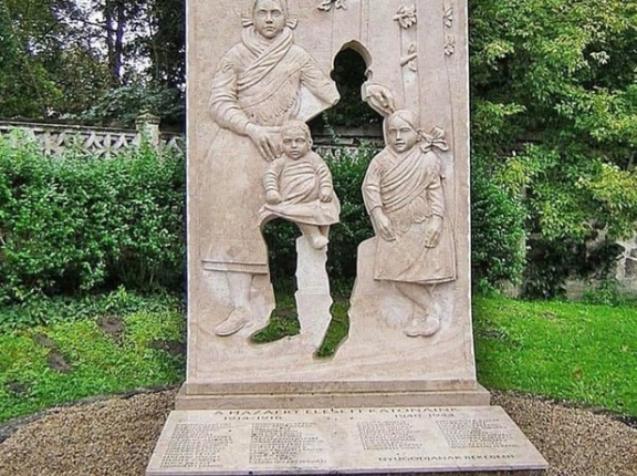 海外「お前らの国のインパクトある戦争モニュメントは？」日本「原爆ドーム」