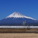 海外「東京～大阪間の移動手段で飛行機よりも新幹線の方が人気なのは何故だろう？」日本国内の移動に対する海外の反応