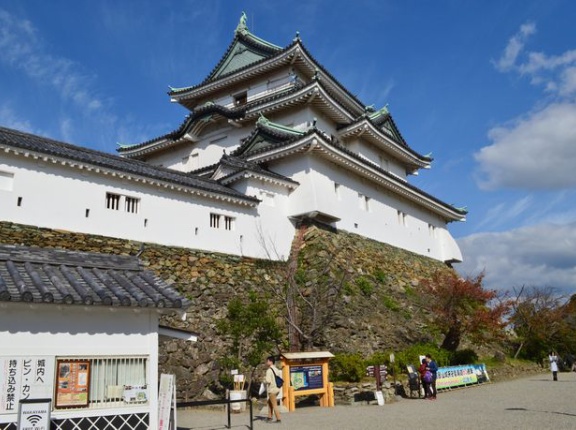 なぜそこだけ雑に積まれた？和歌山城の「ヘタクソな石垣」に秘められた、重い真実とは！
