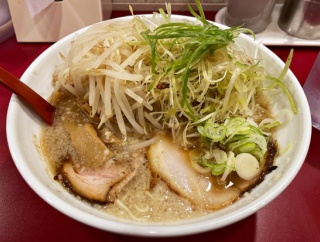 東新宿「misato」醤油ラーメンネギモヤシ
