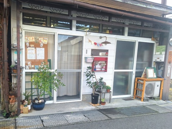 富山市上滝に『シフォンケーキの店＋Second-hand shopコナユキ』なるシフォンケーキとセカンドハンドショップがオープンするらしい。