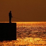【兵庫】流された中学生を釣り糸で引き上げて救助　神戸市の海岸