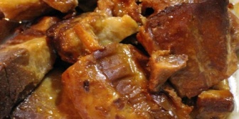 「今晩のご飯は？」って聞いたら、「家には茶色いもんしかない」って。豚の角煮かな？って思ったら、妻を怒らせてしまった。