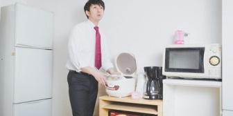 単身赴任中で、手取りが25万、家賃補助なし。妻と子は義実家で暮らしている。この場合、どれくらいの生活費が妥当？