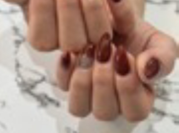 ラメがPoint☆ 大人ボルドーのワンポイントロングネイル💖