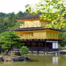 放火で炎上した京都市の金閣（鹿苑寺舎利殿）が再建される