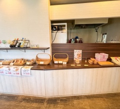 富田町に「シャトン エ ブランシュ」って500円ランチとスイーツのお店ができてる