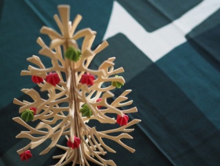 今年のカラーも素敵過ぎ！！食卓を彩る渋めカラーのテーブルクロス！！