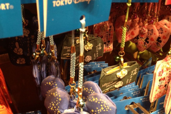 ディズニーランド ストラップ天国