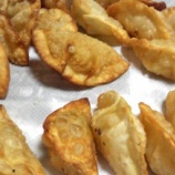 『ツナと玉ねぎの揚げ餃子』の画像