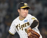 阪神・石井がブルペン投球。既に複数回目で順調な回復たどる