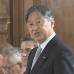 天皇陛下　ハーグへ移動　上院、国際司法裁判所を訪問