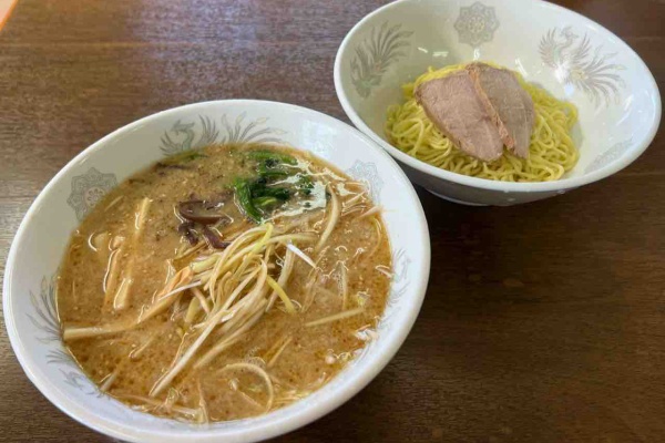 ラーメン CAFE ＆ NOODLE BAR GADO-GADO @gado_gado2024 📍高知市介良287