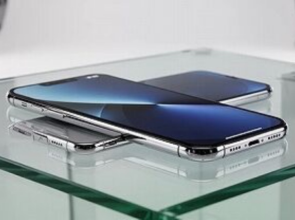 iPhone18が楽しみすぎて震えてる奴www