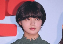 【悲報】欅坂46の平手友梨奈さん「響に改名したくて秋元さんに相談した」。。。