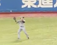 【悲報】レフト前川右京、痛恨のエラーで同点...下村海翔は勝ち投手の権利を得ることなく降板へ