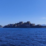 崩壊が進む「軍艦島」を放っておくとこうなる…すぐ近くにある「100年後の軍艦島」の知られざる姿！