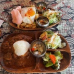 うふふの美味しいもの探すぞ♪